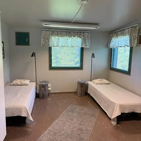 Arctic Circle And אכסניה *